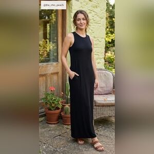 🖤 Lulus Halter Neck Black Maxi Dress — NWT — Elegant & Comfortable 🖤